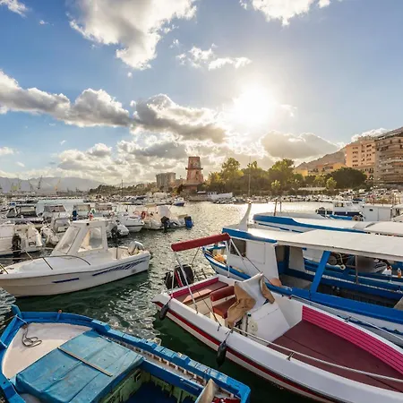 La Barca Sul Mare Palermo